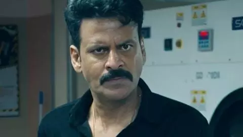 Ghooskhor Pandat controversy