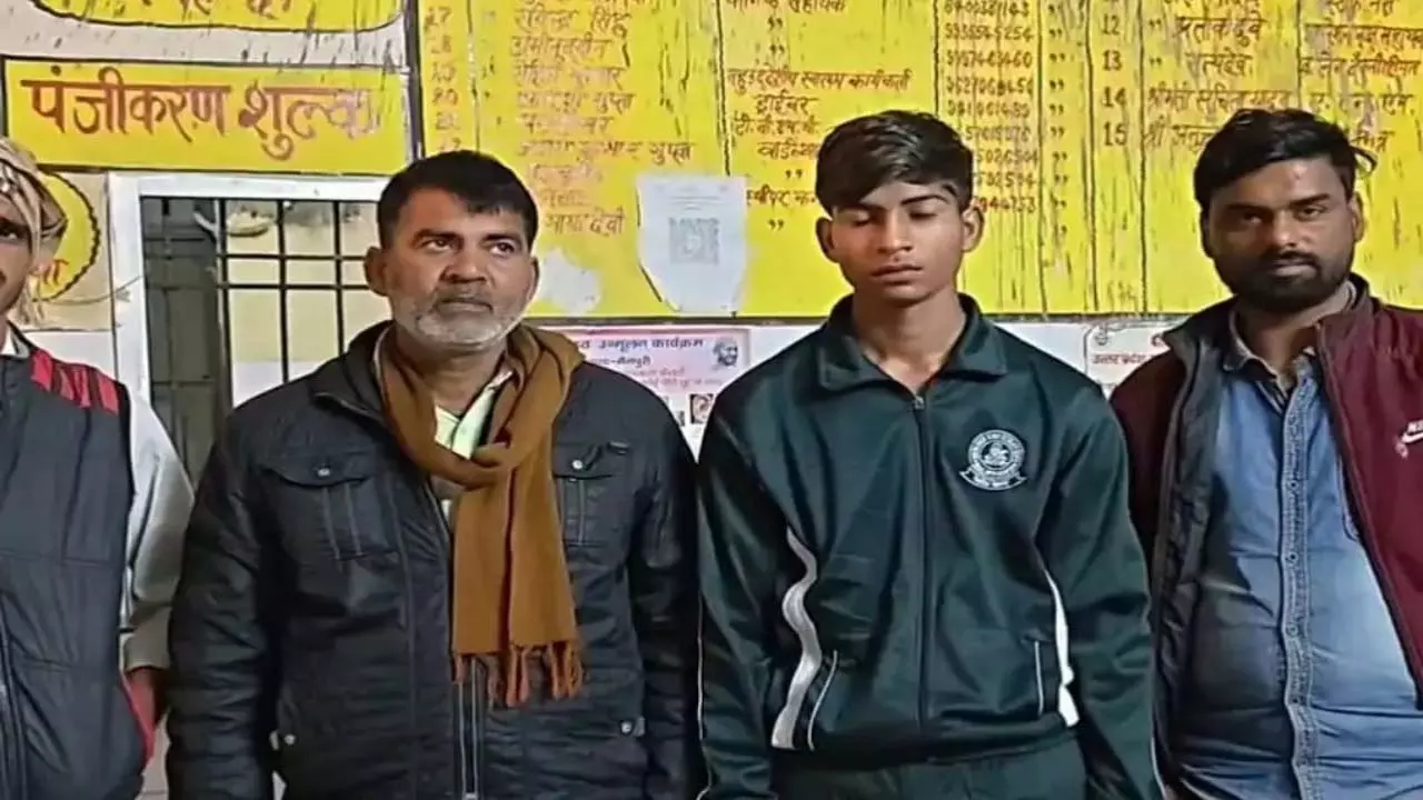 Student beaten for clapping, serious charges against teacher at school in Mainpuri