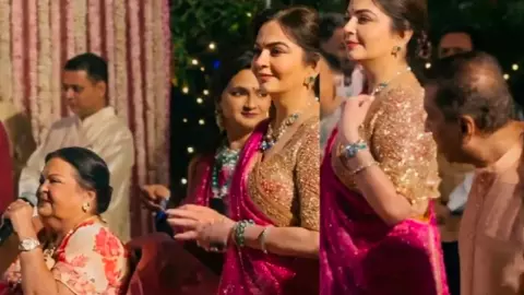 Mukesh Ambani Mother Kokilaben Singing Song Vikram Salgaocar Wedding Video Mukesh Ambani Mother Kokilaben Singing Song Vikram Salgaocar Wedding Video
