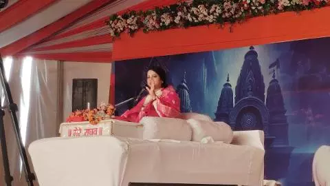 Crowd at the story of Gaurangi Gauri, devotees overwhelmed by the ideals of Sri Rama Crowd at the story of Gaurangi Gauri, devotees overwhelmed by the ideals of Sri Rama