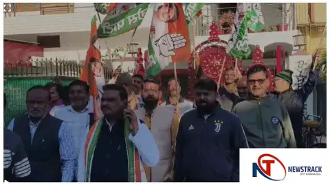 Raebareli News : रायबरेली में विधानसभा घेराव से पहले कांग्रेस नेताओं को घर में नजरबंद किया गया Raebareli News : रायबरेली में विधानसभा घेराव से पहले कांग्रेस नेताओं को घर में नजरबंद किया गया