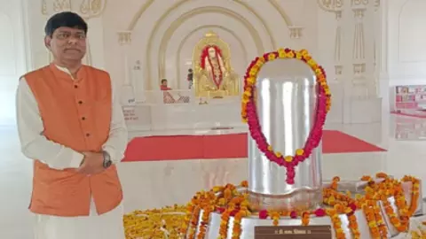 हरिद्वार में स्थापित हुआ दुनिया का सबसे बड़ा पारद शिवलिंग, इंडिया और एशिया वर्ल्ड रिकॉर्ड में दर्ज