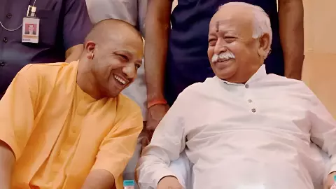 योगी और भागवत की मुलाकात ने बढ़ाई सियासी धड़कने, 30 मिनट बंद कमरे में हुआ महामंथन, मंत्रिमंडल विस्तार की अटकलें तेज योगी और भागवत की मुलाकात ने बढ़ाई सियासी धड़कने, 30 मिनट बंद कमरे में हुआ महामंथन, मंत्रिमंडल विस्तार की अटकलें तेज