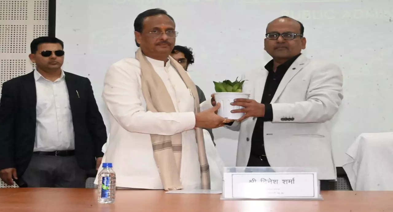 संवैधानिक व्यवस्था का केंद्र है संसद: डॉ दिनेश शर्मा