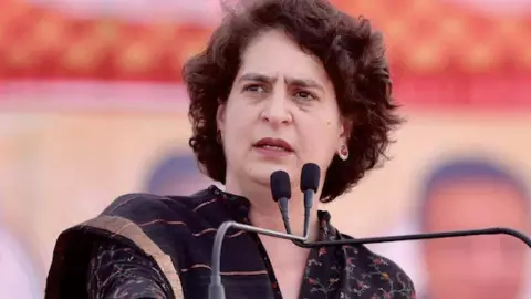 असम में प्रियंका गांधी का हल्लाबोल! भूपेन बोरा पर तोड़ी चुप्पी, BJP पर जमकर बरसीं असम में प्रियंका गांधी का हल्लाबोल! भूपेन बोरा पर तोड़ी चुप्पी, BJP पर जमकर बरसीं