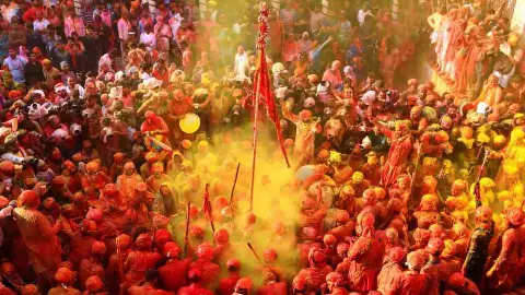 रमणरेती आश्रम में आज दिव्य होली: 6 कुंतल फूल, 1000 लीटर टेसू रंग से रंगोत्सव