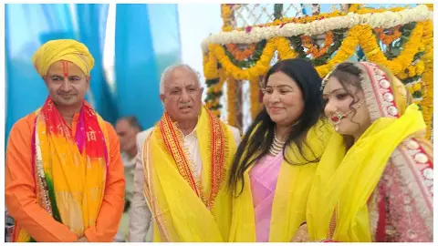 Mathura News : श्रीकृष्ण जन्मभूमि मामले में फलाहारी महाराज ने अखिलेश यादव से गवाही की मांग