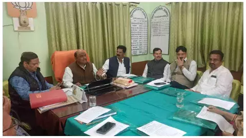 Azamgarh News : आजमगढ़ सहकारी बैंक ने किसानों को रबी सीजन में तीन गुना से अधिक उर्वरक ऋण दिया