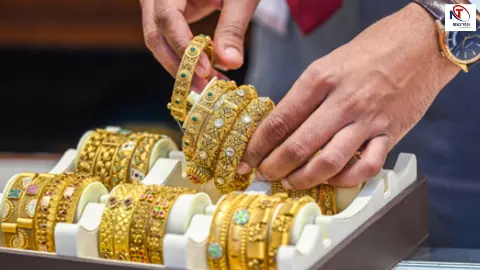 सोने-चांदी की कीमतों में बंपर गिरावट! मुनाफावसूली ने बिगाड़ा कीमती धातुओं का दाम,सिल्वर 1.5% लुढ़की सोने-चांदी की कीमतों में बंपर गिरावट! मुनाफावसूली ने बिगाड़ा कीमती धातुओं का दाम,सिल्वर 1.5% लुढ़की