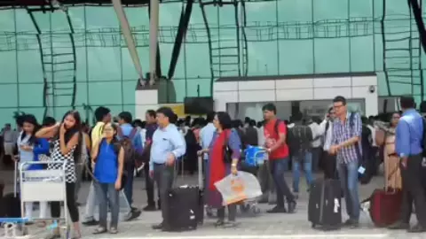 बांग्लादेश टूरिज्म पर ताला! 73% घटे भारतीय सैलानी, सियासी संकट से हिल गया पर्यटन उद्योग बांग्लादेश टूरिज्म पर ताला! 73% घटे भारतीय सैलानी, सियासी संकट से हिल गया पर्यटन उद्योग