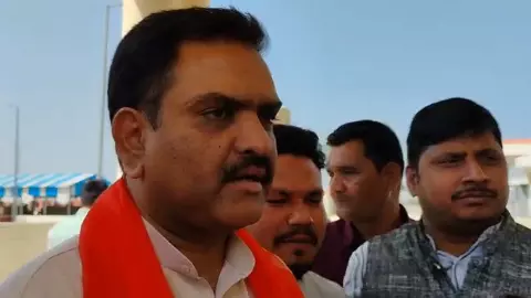 Minister Asim Arun hears problems of traders at special Alu Mandi Thatthia in Kannauj