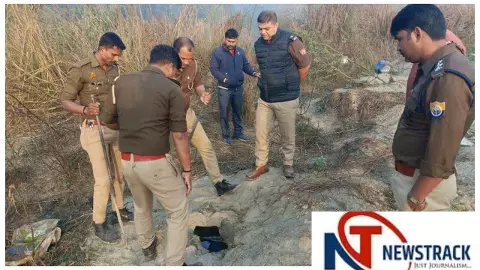 Kushinagar News : कुशीनगर में अवैध शराब भट्ठी ध्वस्त, 7 कुंतल लहन नष्ट, कारोबारी फरार