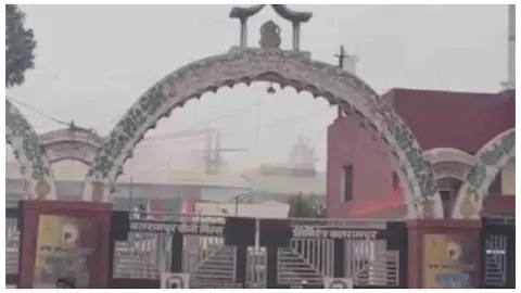 Balrampur News : 23 साल बाद नौकरी से निकाला, बहाली न हुई तो आत्मदाह की चेतावनी Balrampur News : 23 साल बाद नौकरी से निकाला, बहाली न हुई तो आत्मदाह की चेतावनी