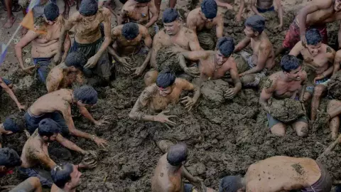 गोबर की होली और गुलरिया की रीत, जानिए सदियों पुरानी परंपरा का अनोखा सच