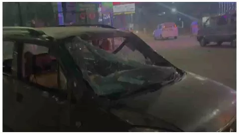 Mathura News : मथुरा में डायल-112 और वैगनआर की भिड़ंत, चार घायल Mathura News : मथुरा में डायल-112 और वैगनआर की भिड़ंत, चार घायल