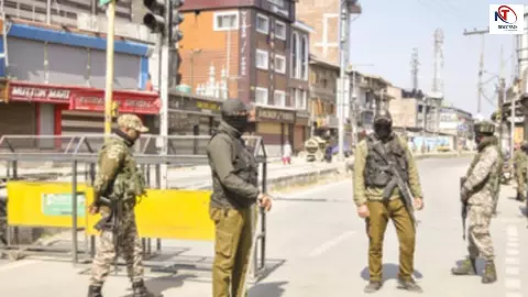जम्मू-कश्मीर में हाई लेवल सुरक्षा समीक्षा, घाटी में पाबंदियां लागू; स्कूल-कॉलेज बंद जम्मू-कश्मीर में हाई लेवल सुरक्षा समीक्षा, घाटी में पाबंदियां लागू; स्कूल-कॉलेज बंद