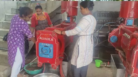 Example of women in Jhansi: 250 women built oil company