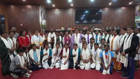 मिर्जापुर में महिला दिवस पर खिलाड़ियों व उद्यमियों का सम्मान