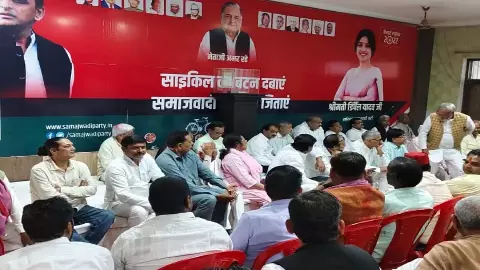 Mainpuri News: मैनपुरी में सपा का संगठन मजबूत करने पर जोर, नए वोटरों पर फोकस