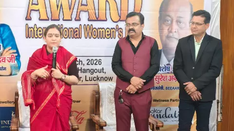 लखनऊ में नारी शक्ति का सम्मान! अलग-अलग क्षेत्रों की महिलाओं को मिला गोल्डन वीमेन अवॉर्ड लखनऊ में नारी शक्ति का सम्मान! अलग-अलग क्षेत्रों की महिलाओं को मिला गोल्डन वीमेन अवॉर्ड