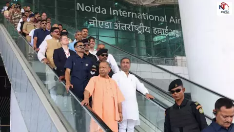 जेवर एयरपोर्ट का सपना हुआ सच: सीएम योगी को सौंपा गया एयरोड्रम लाइसेंस, अब जल्द भरेंगे उड़ान!