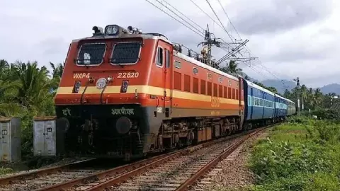 Relief to passengers after Holi, special trains resumed from DDU junction