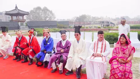 11-member Korean delegation pays tribute to Rani Ho memorial in Ayodhya