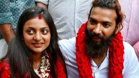 Viral Girl Monalisa Interfaith Marriage Viral Girl Monalisa Interfaith Marriage