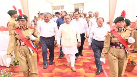 Lucknow: शिक्षा समाज में परिवर्तन का माध्यम: डॉ दिनेश शर्मा Lucknow: शिक्षा समाज में परिवर्तन का माध्यम: डॉ दिनेश शर्मा