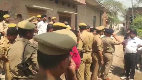 Tension from vandalism and looting in three temples, deployment of heavy police force Tension from vandalism and looting in three temples, deployment of heavy police force