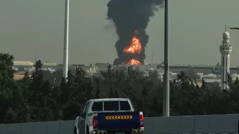 UAE के पीछे हाथ धोकर पड़ा है ईरान? खाड़ी के सबसे अमीर देश पर तेहरान ने क्यों झोंक दी अपनी पूरी ताकत