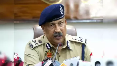 कौन बनेगा UP का नया DGP? रेस में ये नाम सबसे आगे, SC के हंटर के बाद जागी सरकार