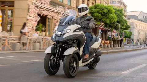 स्कूटर में पहली बार एयरबैग! Yamaha Tricity 300 देगी कार जैसी सुरक्षा