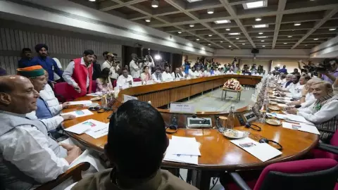 सर्वदलीय बैठक में सरकार का भरोसा- भारत के पास पर्याप्त ऊर्जा भंडार, घबराने की जरूरत नहीं