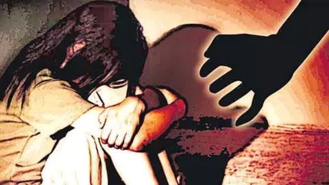 Hapur News:पड़ोसी युवक ने नाबालिग को 4 घंटे तक कमरे में बनाया बंधक, दुष्कर्म का आरोप; आरोपी गिरफ्तार