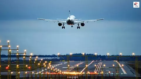 काठमांडू के आसमान में मंडराया खतरा! विजिबिलिटी हुई जीरो तो पायलट ने लखनऊ में उतारा विमान, बाल-बाल बचे 157 यात्री!