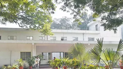 Delhi Sham Nath Marg Bungalow Demolition