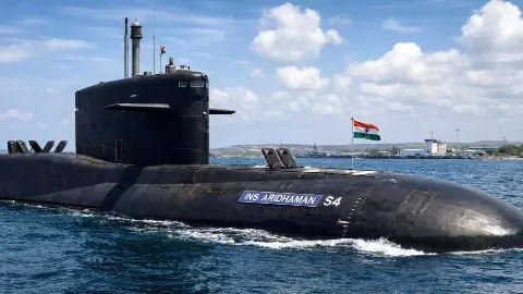 समंदर के पाताल से बरसेगी परमाणु आग! बेहिसाब हुई भारतीय नौसेना की ताकत, INS अरिदमन का राजतिलक समंदर के पाताल से बरसेगी परमाणु आग! बेहिसाब हुई भारतीय नौसेना की ताकत, INS अरिदमन का राजतिलक