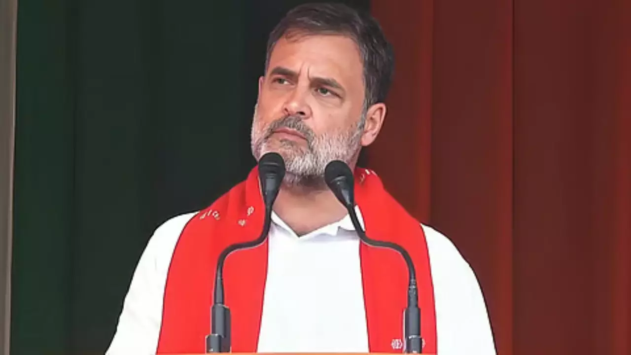 रैली के दौरान हिमंत बिस्वा सरमा पर जमकर बरसे राहुल गांधी, देश का सबसे भ्रष्ट सीएम बताया रैली के दौरान हिमंत बिस्वा सरमा पर जमकर बरसे राहुल गांधी, देश का सबसे भ्रष्ट सीएम बताया