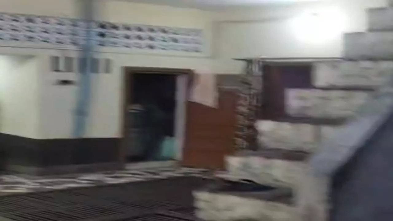 Bloody struggle over childrens dispute in Shamli, many injured in stone throwing