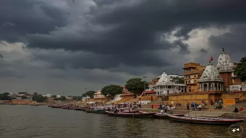 वाराणसी में मौसम ने मारी पलटी! दोपहर की चिलचिलाती धूप के बाद रात को तूफानी आंधी, IMD ने जारी किया अलर्ट