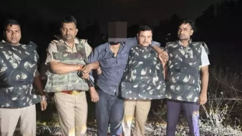 Kushinagar News: कप्तानगंज में हिस्ट्रीशीटर बदमाश पुलिस मुठभेड़ में घायल, पैर में गोली लगी, गिरफ्तार