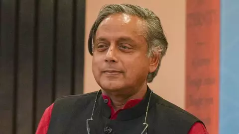 ये अचानक पाकिस्तान के गुण क्यों गाने लगे शशि थरूर? ईरान-अमेरिका मध्यस्थता पर बड़ा बयान, गरमाई सियासत ये अचानक पाकिस्तान के गुण क्यों गाने लगे शशि थरूर? ईरान-अमेरिका मध्यस्थता पर बड़ा बयान, गरमाई सियासत