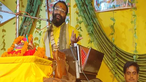 Strong message on devotee insult in Sriram Katha, wonderful confluence of faith and devotion Strong message on devotee insult in Sriram Katha, wonderful confluence of faith and devotion
