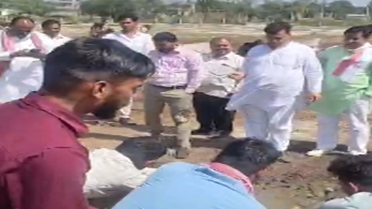cows found dead in Kasganj cowshed