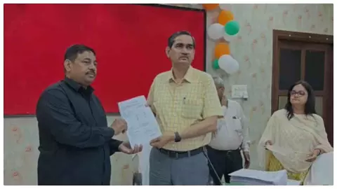 Mathura News: मथुरा में अंतिम मतदाता सूची जारी, 1.09 लाख नए वोटर जुड़े