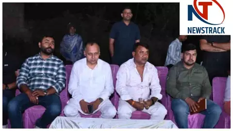 Sant Kabir Nagarइनायतपुर क्रिकेट टूर्नामेंट में सपा नेता रोहित पांडेय ने बढ़ाया खिलाड़ियों का उत्साह