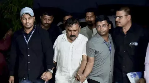 अशोक खरात पर कसा ED का शिकंजा! 11 ठिकानों पर ताबड़तोड़ छापेमारी, पूछताछ में जवाबों से चकराई एजेंसियां