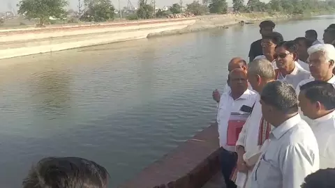 Review of development works in Kasganj, strict instructions to officials