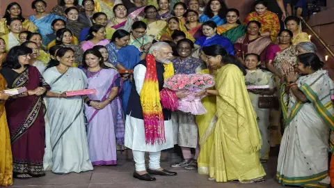 360 का जादुई आंकड़ा और 67 वोटों की जंग! मोदी सरकार संसद में पास करा पाएगी परिसीमन बिल? जानिए पूरा नंबर गेम 360 का जादुई आंकड़ा और 67 वोटों की जंग! मोदी सरकार संसद में पास करा पाएगी परिसीमन बिल? जानिए पूरा नंबर गेम